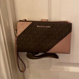 Michael Kors wristlet